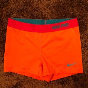 Nike Pro Orange size M